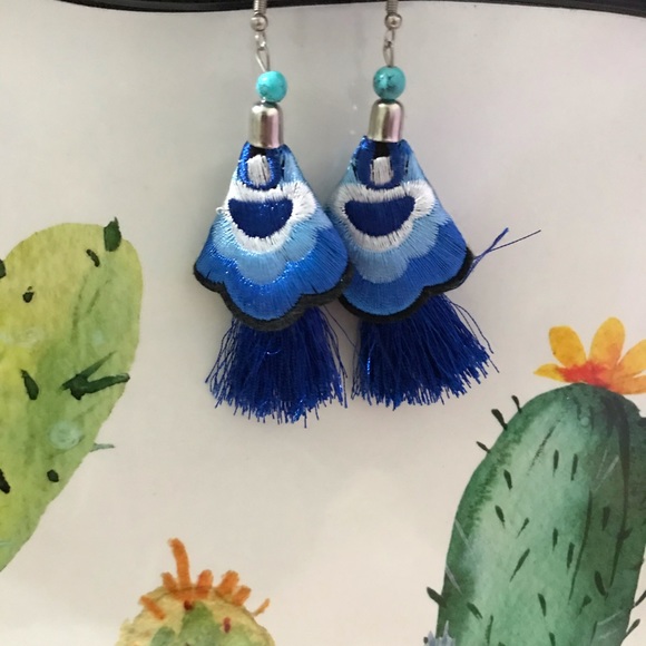 Hand made earrings / embroider / Mexican - Picture 3 of 6
